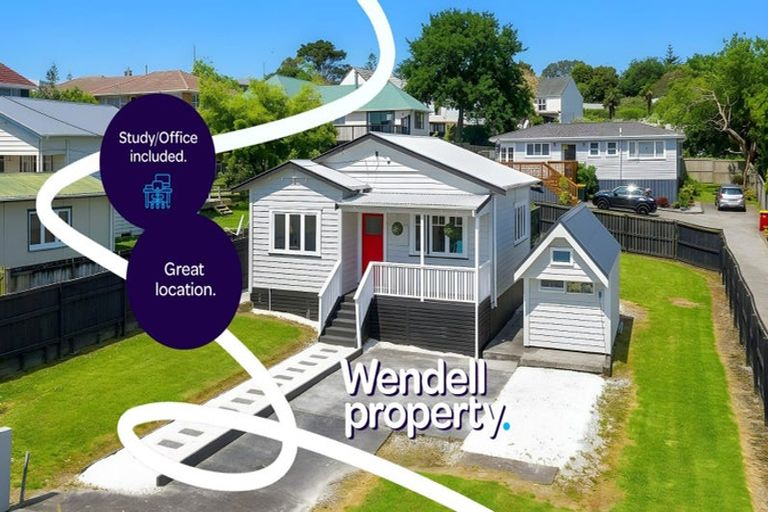 Photo of property in 4 Bowers Road, Glen Eden, Auckland, 0602