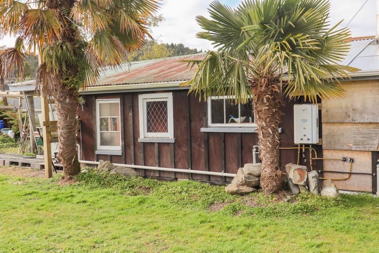 Photo of property in 9 Ohau Street, Dobson, Greymouth, 7805