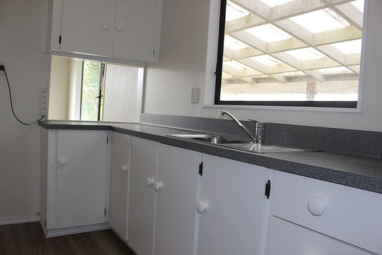 Photo of property in 36a Colchester Crescent, Newlands, Wellington, 6037