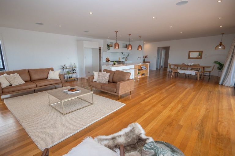 Photo of property in 5 Frangipani Street, Cable Bay, 0420