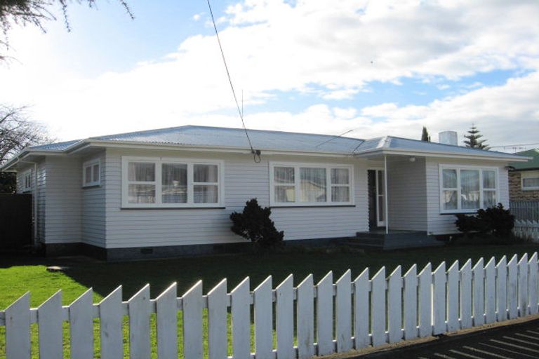 Photo of property in 2 Marsden Street, Levin, 5510