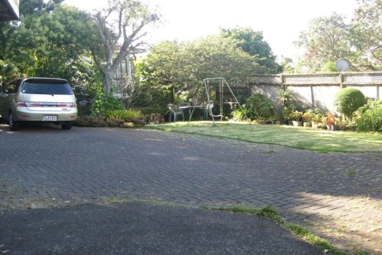 Photo of property in 6 Nicholson Place, Hillcrest, Auckland, 0627
