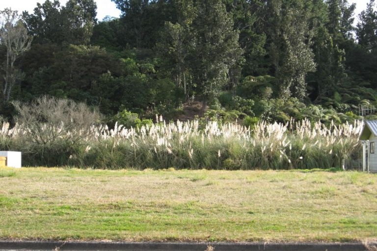 Photo of property in 122 Mckellar Place, Whangamata, 3620