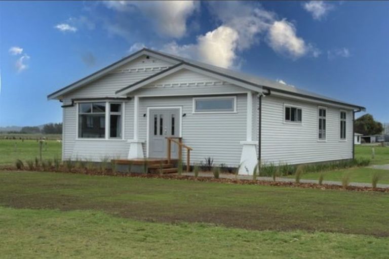 Photo of property in 8 Peace Street, Tuatapere, 9620