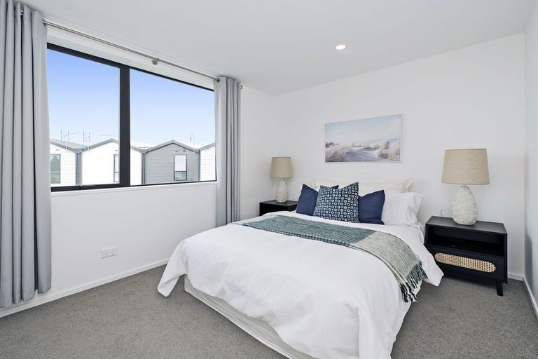 Photo of property in 12 Miromiro Street, Broomfield, Christchurch, 8042