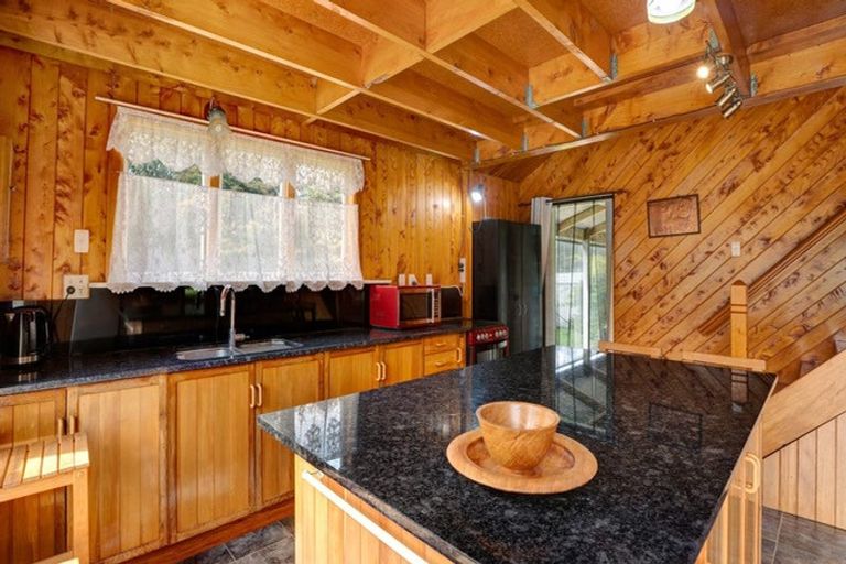 Photo of property in 100 Conway Road, Eltham, 4322