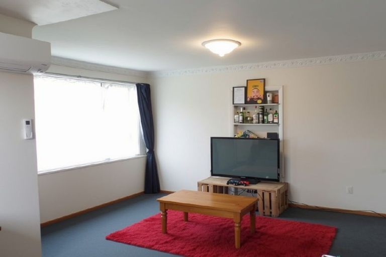 Photo of property in 13 Broadbent Street, Riccarton, Christchurch, 8041
