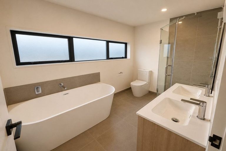 Photo of property in 1/36 Longburn Road, Henderson, Auckland, 0610