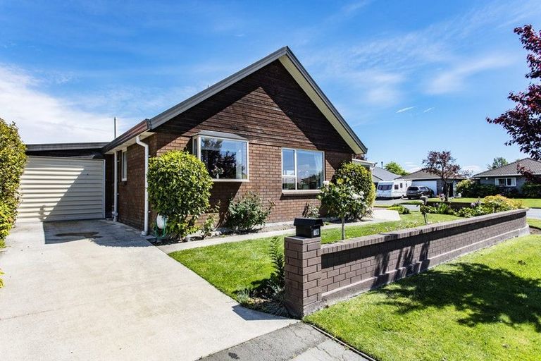 Photo of property in 16 Blakeley Place, Kaiapoi, 7630