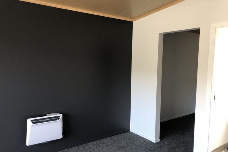 Photo of property in 23 Welland Place, Island Bay, Wellington, 6023