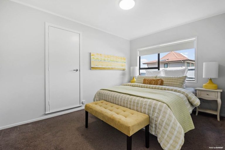 Photo of property in 1/12 Eastwood Rise, Browns Bay, Auckland, 0630