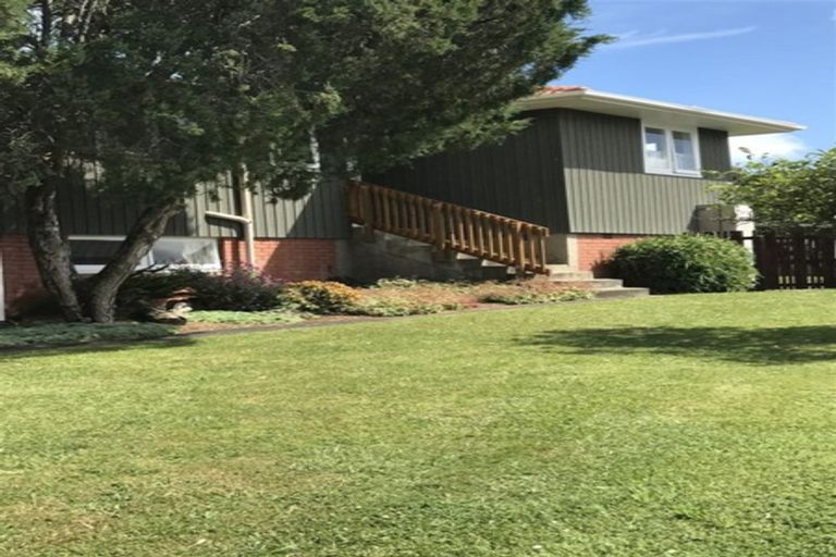 Photo of property in 46 Advene Road, Cockle Bay, Auckland, 2014