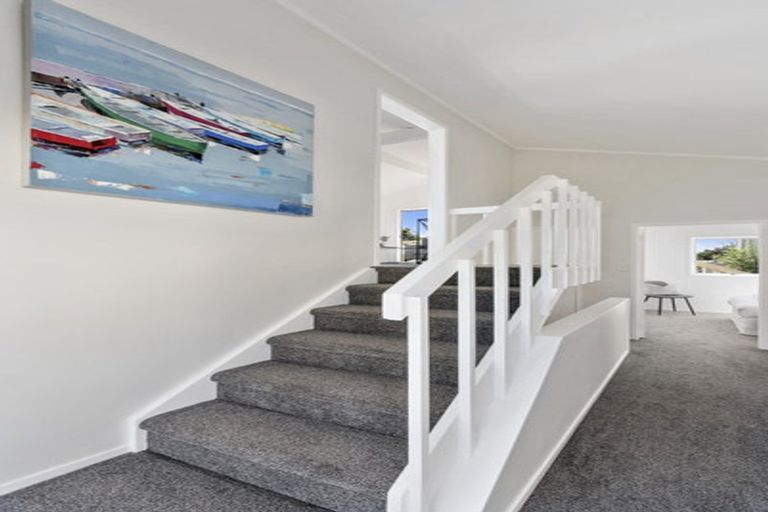 Photo of property in 2/3 Simon Ellice Drive, Bayview, Auckland, 0629
