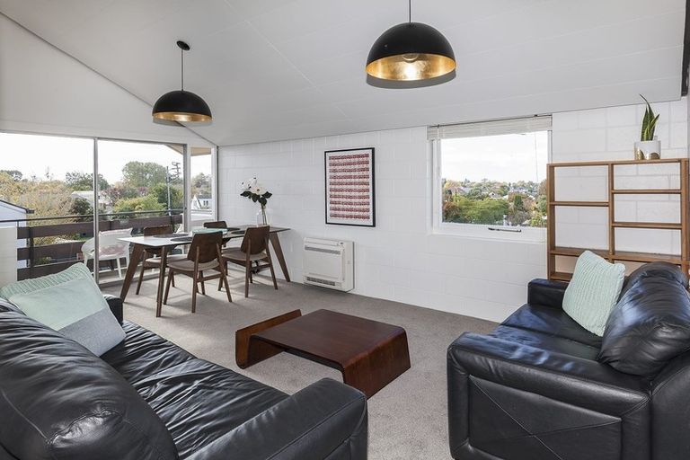 Photo of property in 21 Newbridge Place, Ilam, Christchurch, 8041