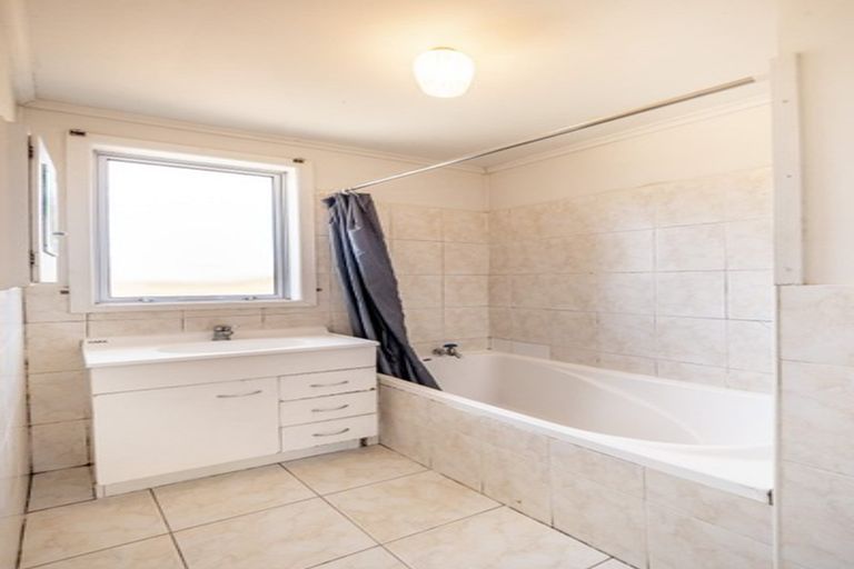 Photo of property in 36 Whitmore Road, Mount Roskill, Auckland, 1041