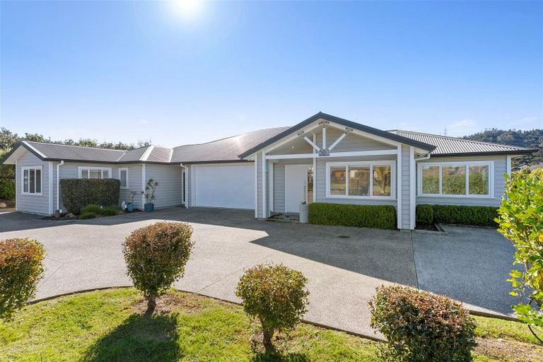 Photo of property in 6 Fruitlands Road, Kumeu, 0810