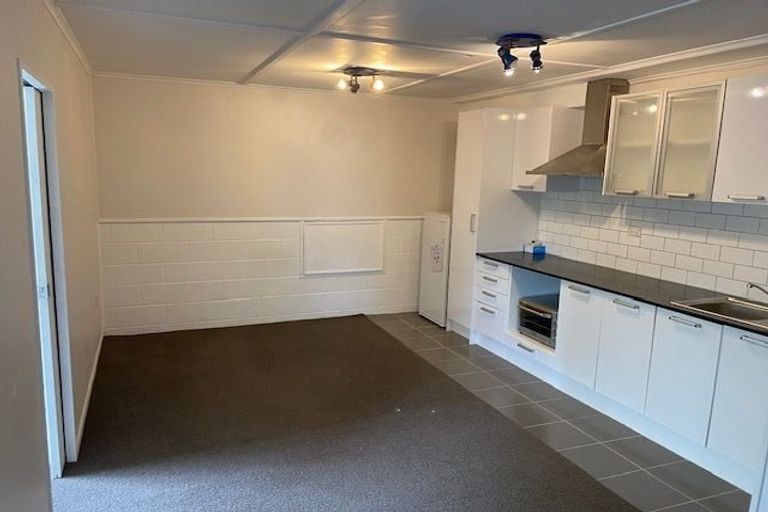 Photo of property in 2/27 Salem Place, Torbay, Auckland, 0630