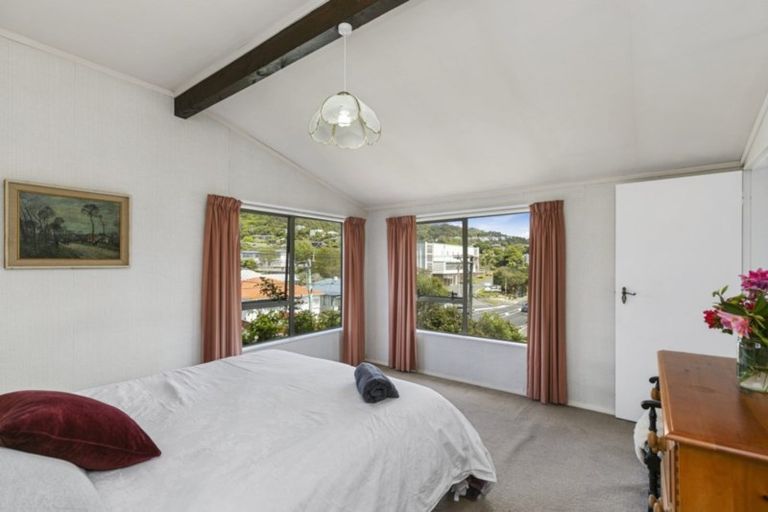 Photo of property in 290a Karori Road, Karori, Wellington, 6012
