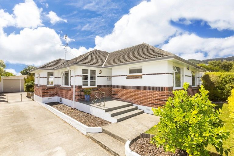 Photo of property in 7 Raukawa Grove, Trentham, Upper Hutt, 5018