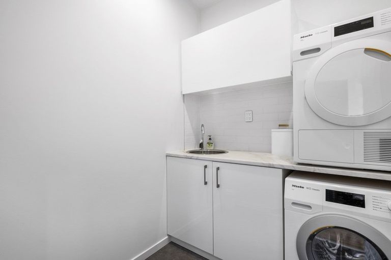 Photo of property in 34 Seaview Terrace, Kew, Dunedin, 9012