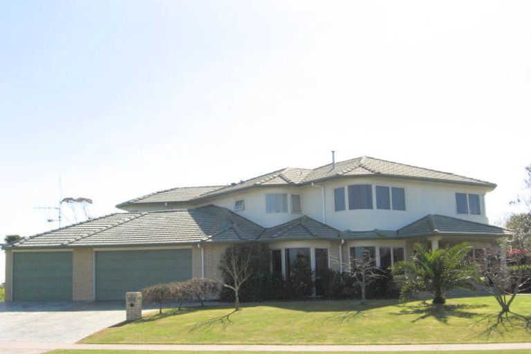 Photo of property in 36 Palm Beach Boulevard, Papamoa Beach, Papamoa, 3118