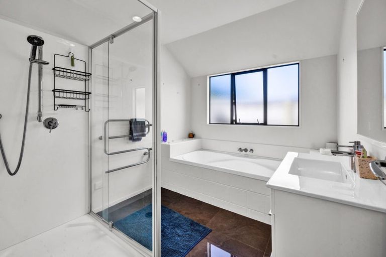 Photo of property in 3 Beech Place, Hawera, 4610