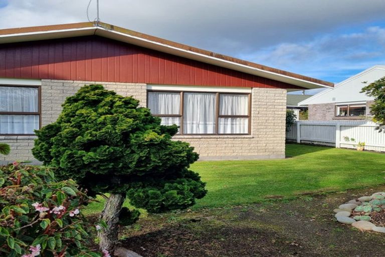 Photo of property in 3 Nursery Place, Westown, New Plymouth, 4310
