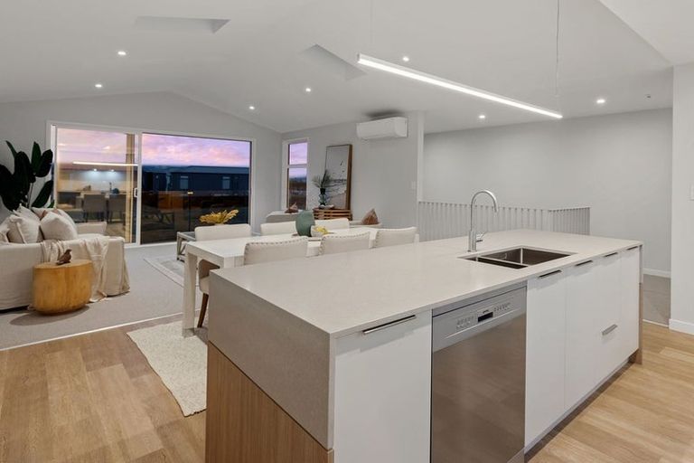 Photo of property in 8 Rehua Way, Papamoa, 3118