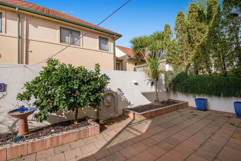 Photo of property in 24 Parkwood Crescent, Gulf Harbour, Whangaparaoa, 0930