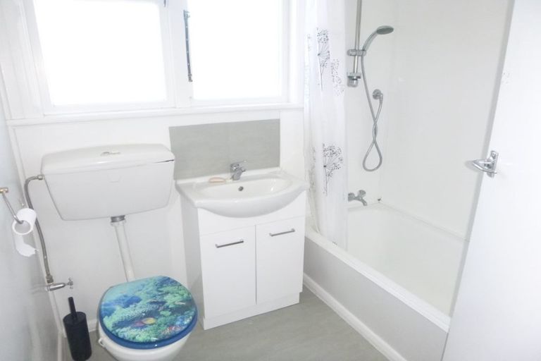 Photo of property in 33 Leicester Street, Cannons Creek, Porirua, 5024