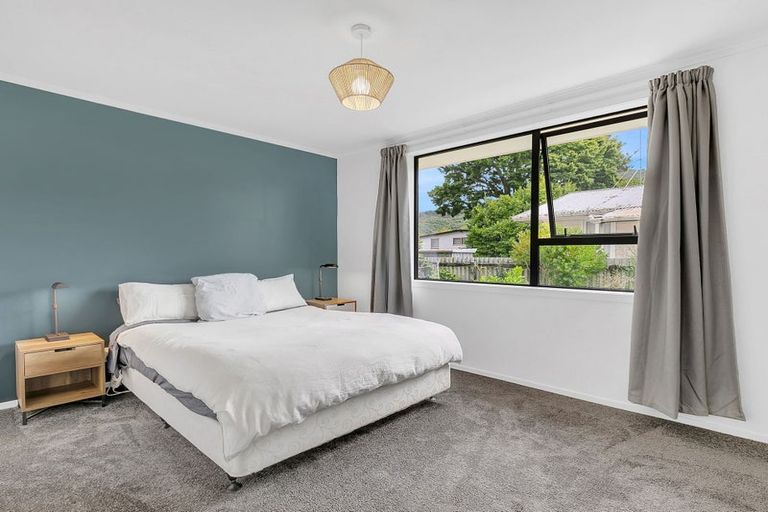 Photo of property in 8 Kentucky Street, Totara Park, Upper Hutt, 5018