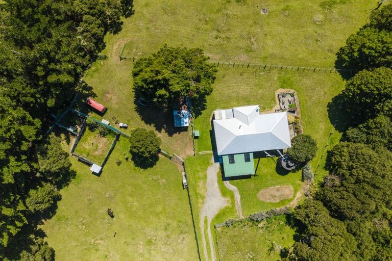 Photo of property in 5114 Te Araroa Road, Hicks Bay, Tikitiki, 4087