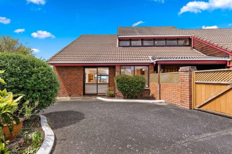Photo of property in 9 Monet Grove, West Harbour, Auckland, 0618