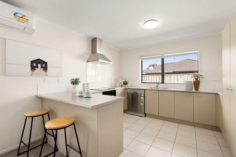 Photo of property in 26 Glencalder Place, Wattle Downs, Auckland, 2103