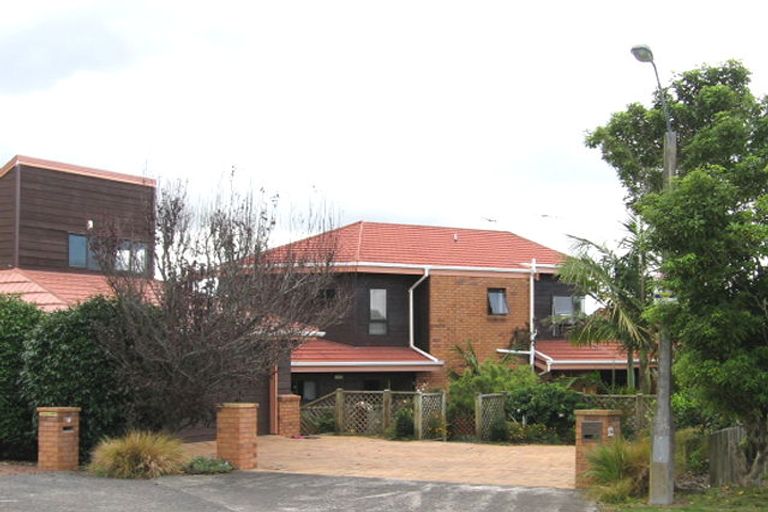 Photo of property in 19 Monet Grove, West Harbour, Auckland, 0618