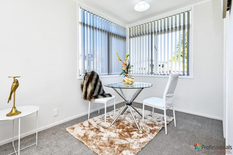 Photo of property in 1/2 Kent Road, Manurewa, Auckland, 2102