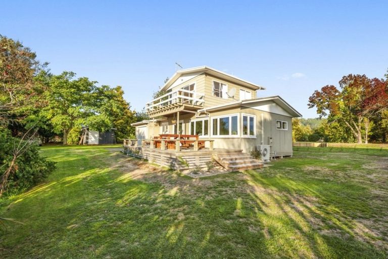 Photo of property in 21 Ogilvie Road, Kinloch, Taupo, 3377