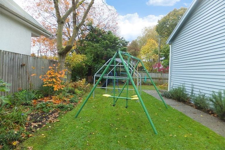 Photo of property in 60 Oxley Avenue, St Albans, Christchurch, 8014