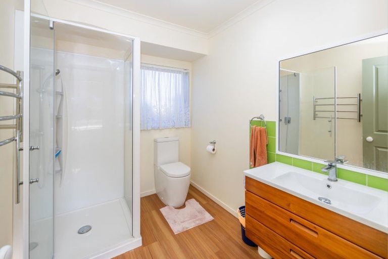 Photo of property in 15 Roderick Place, Rototuna, Hamilton, 3210