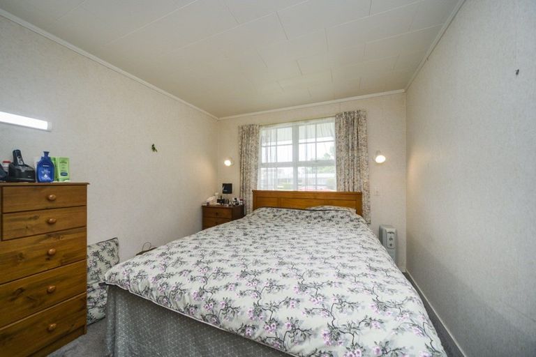 Photo of property in 17 Anaru Place, Awapuni, Palmerston North, 4412