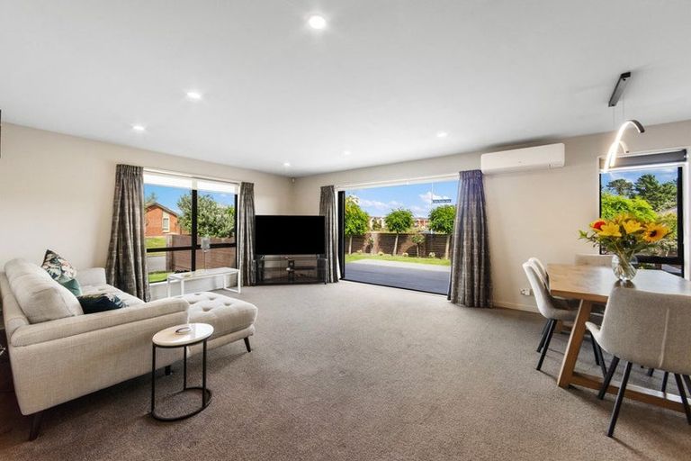 Photo of property in 32 East Ellington Drive, Mairehau, Christchurch, 8052