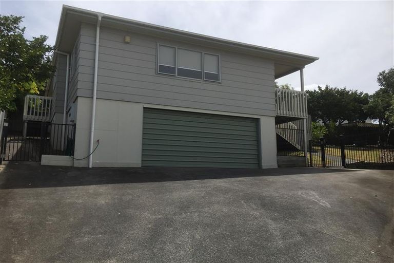 Photo of property in 2/36 Elizabeth Drive, West Harbour, Auckland, 0618