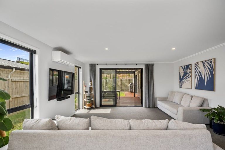 Photo of property in 12 Stingray Drive, Omokoroa, 3114