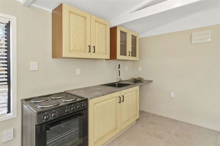 Photo of property in 19a Leaming Place, Clarks Beach, 2122