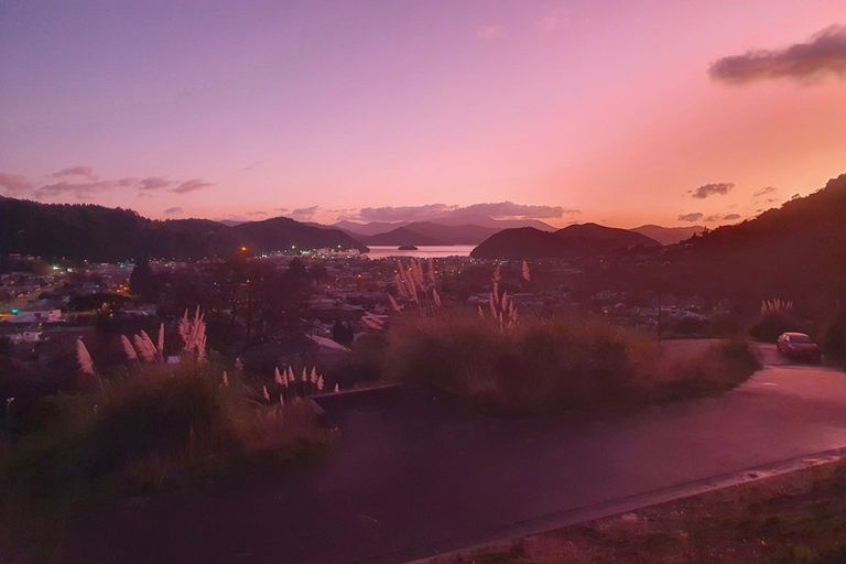 Photo of property in 14 Kakapo Rise, Picton, 7220