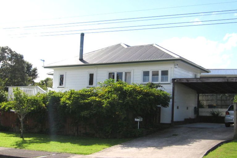 Photo of property in 1/21 Abbotleigh Avenue, Te Atatu Peninsula, Auckland, 0610