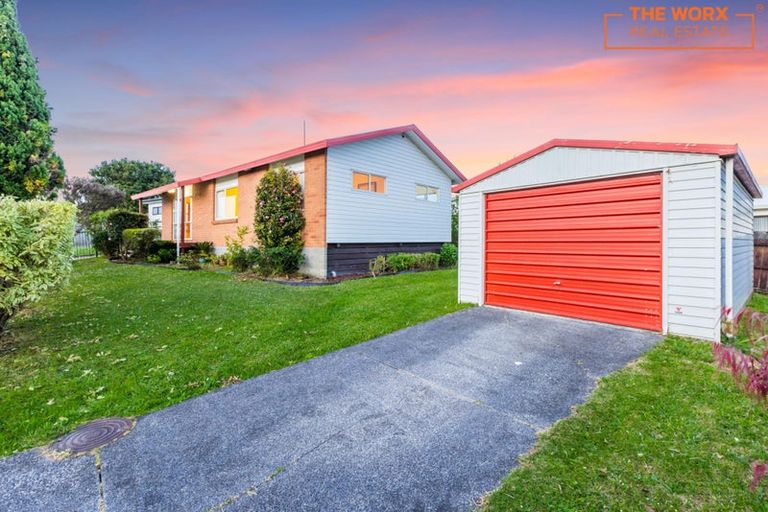 Photo of property in 35 Limond Street, Randwick Park, Auckland, 2105