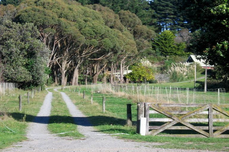 Photo of property in 110 Te Moana Road, Waikanae Beach, Waikanae, 5036