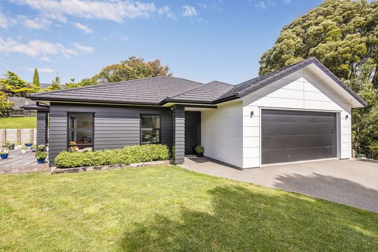 Photo of property in 3 Stoneleigh Grove, Paraparaumu, 5032