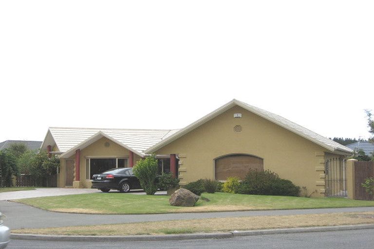 Photo of property in 71 Broadhaven Avenue, Parklands, Christchurch, 8083